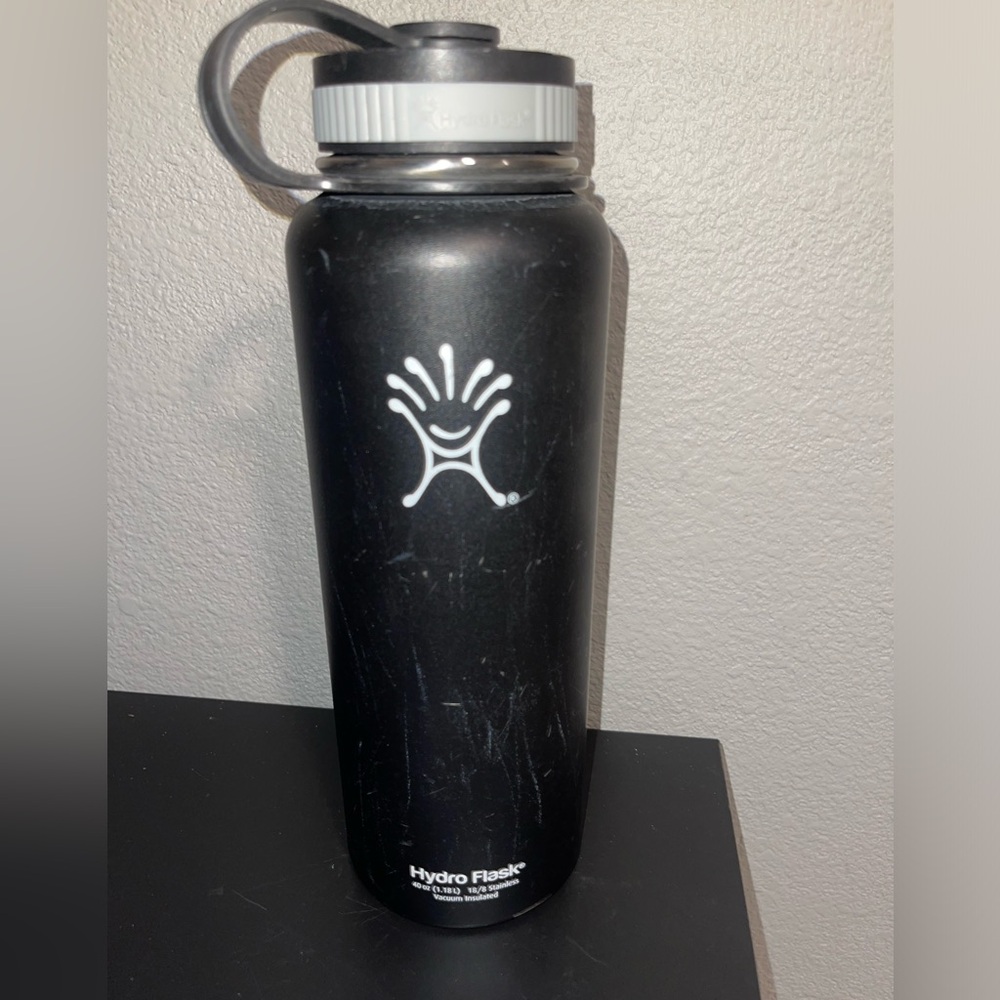 VINTAGE 40 OZ HYDROFLASK WIDE MOUTH